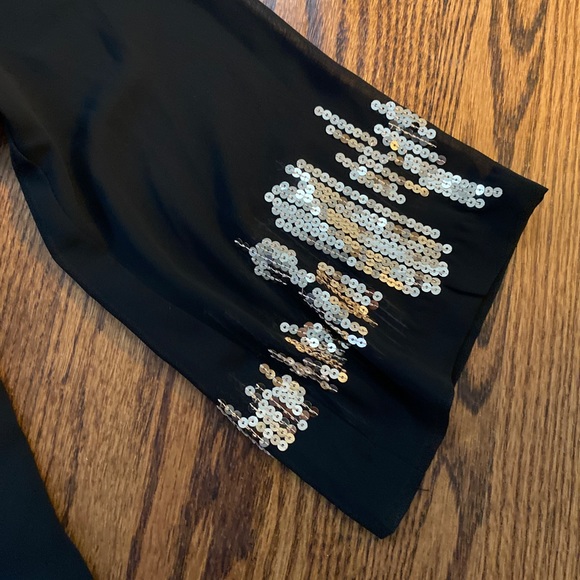 Black and gold sequin dress, size small - Picture 2 of 2